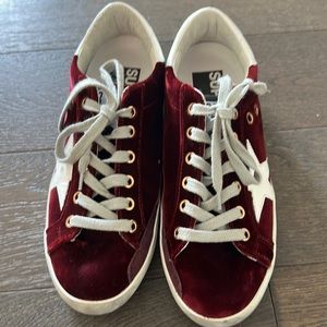 Velvet golden goose never been warn